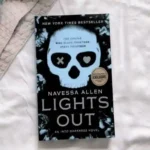 خرید و دانلود نسخه کامل رمان چراغ را خاموش کن LIGHTS OUT  جلد اول ترجمه فارسی